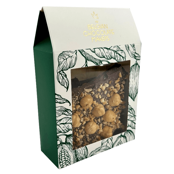 Vollmilchschokoladenbruch mit Haselnüssen